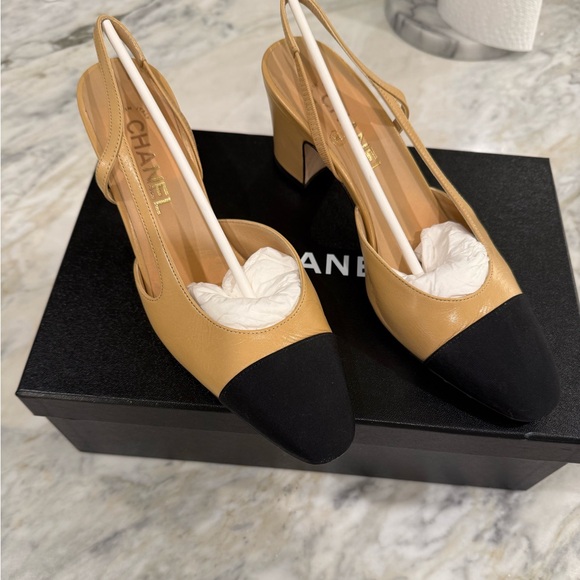 Chanel CC Goatskin & Grosgrain Slingbacks - Picture 5 of 7